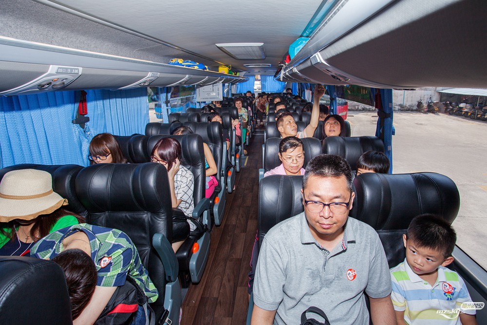梅州粤港直通巴增至每天6班次 提供免费WIFI和